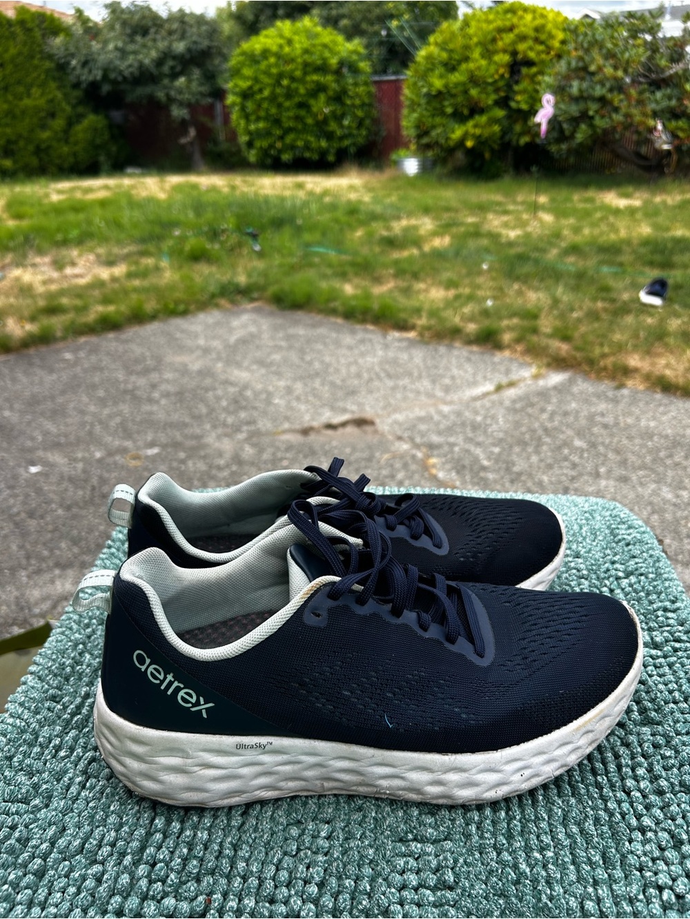 Aetrex Danika Women’s Navy and White Athletic Running Sneakers Size 10.5